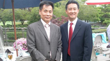 世贸通集团董事长Winner xing博士与奥林匹亚市华裔市长马树经先生